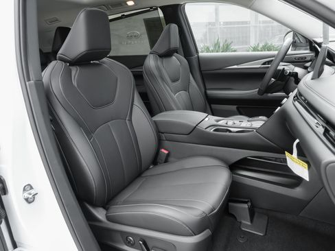 Certified 2026 INFINITI QX60 Luxe w/ Cargo Package FWD image 39