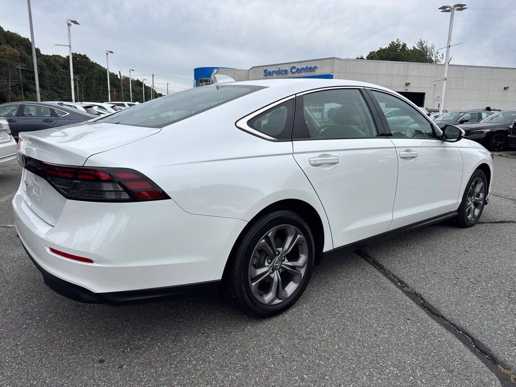 Used 2024 Honda Accord EX image 7