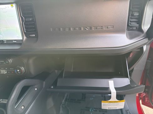 New 2025 Ford Bronco Big Bend w/ Black Diamond Package image 39