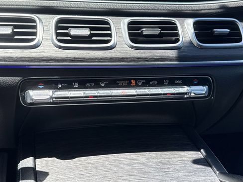 Used 2022 Mercedes-Benz GLS 450 4MATIC image 17