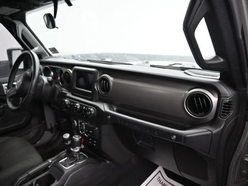 Used 2022 Jeep Wrangler Unlimited Sport AWD/4WD image 9