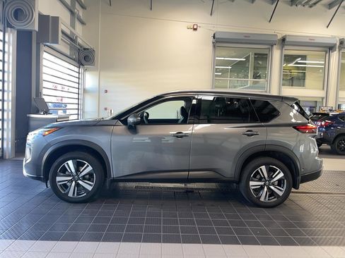 Used 2024 Nissan Rogue SL image 4