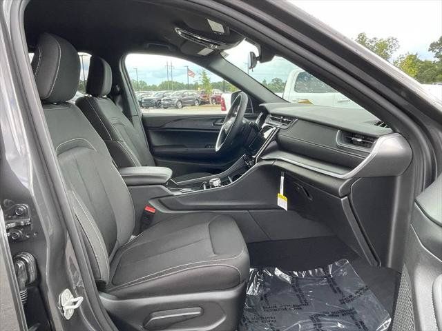 Used 2026 Jeep Grand Cherokee Laredo RWD image 55