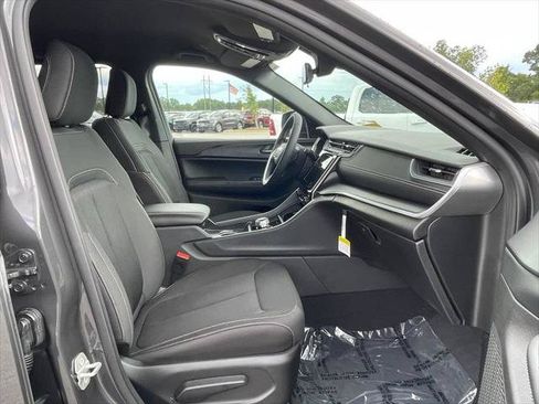 Certified 2026 Jeep Grand Cherokee Laredo RWD image 55