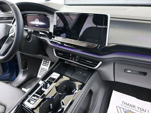 Used 2025 Volkswagen Atlas Cross Sport SEL R-Line image 13