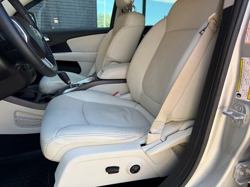 Used 2014 Dodge Journey Limited w/ Flexible Seating Group FWD image 30
