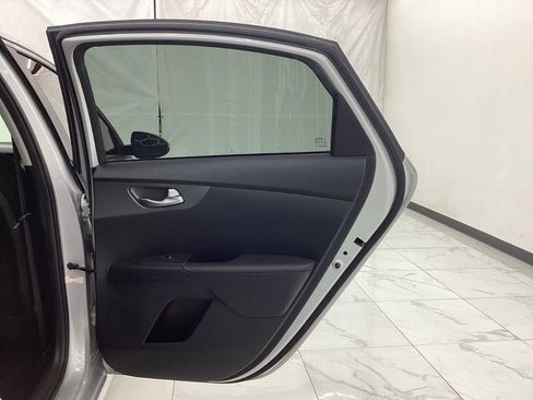 Used 2019 Kia Forte LXS FWD image 25