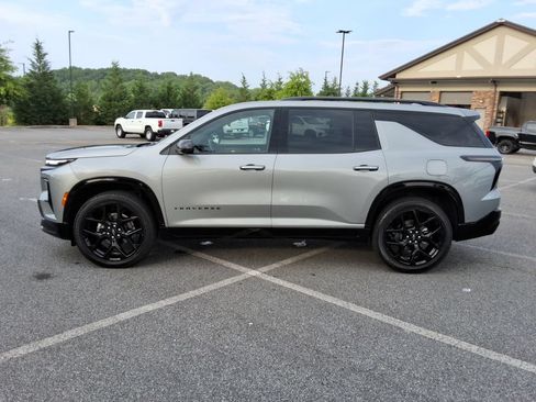 Certified 2024 Chevrolet Traverse RS FWD image 8