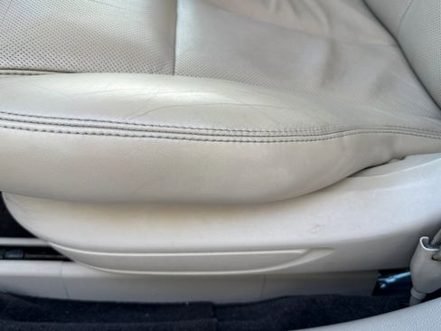 Used 2017 Lincoln Continental Select image 13