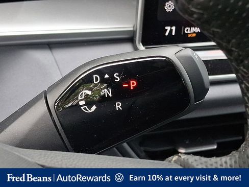 Certified 2025 Volkswagen Tiguan SE R-Line AWD/4WD image 16