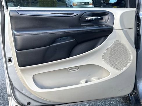 Used 2013 Dodge Grand Caravan American Value Package image 18