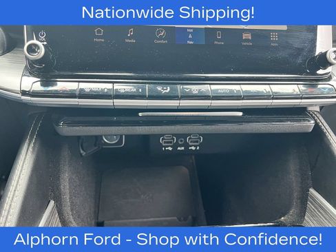 Used 2024 Jeep Wagoneer L Series II w/ Flexible Seating Group AWD/4WD image 23