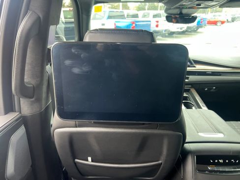 Used 2024 Cadillac Escalade Sport Platinum w/ LPO, ONYX Package image 34