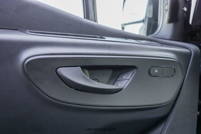 Used 2024 Mercedes-Benz Sprinter 2500 image 98