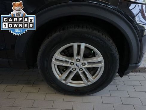 Used 2023 Ford Explorer XLT AWD/4WD image 16