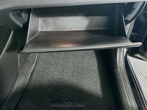 Used 2023 Kia Forte GT-Line w/ GT-Line Premium Package FWD image 32