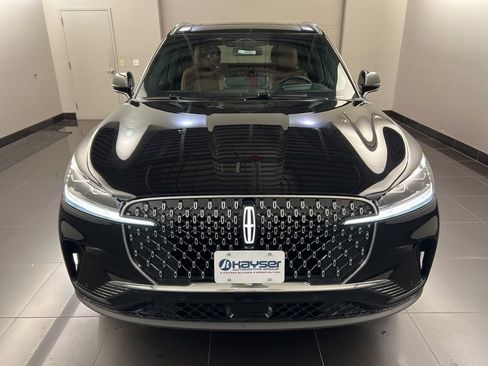 Used 2025 Lincoln Aviator Reserve w/ Equipment Group 201A image 2