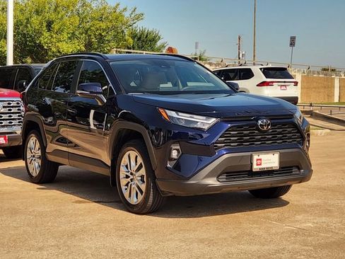 Used 2025 Toyota RAV4 XLE Premium FWD image 2