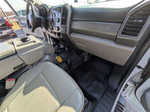 Used 2017 Ford F550 4x4 Crew Cab Super Duty image 25