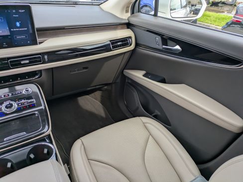 Used 2022 Lincoln Nautilus Reserve AWD/4WD image 16