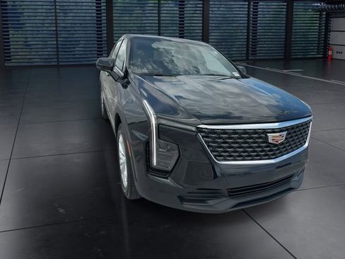 Used 2024 Cadillac XT4 Luxury w/ Cold Weather Package FWD image 3