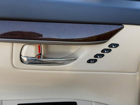 Used 2015 Lexus ES 350 w/ Premium Package image 18