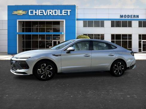 Used 2025 Hyundai Sonata SEL FWD image 1