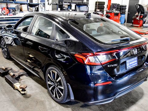 Used 2023 Honda Civic EX-L image 7