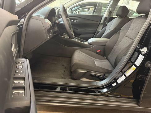 Used 2025 Honda Accord LX image 6