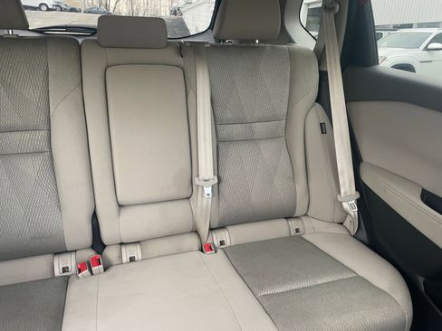 Used 2024 Nissan Rogue SV image 37