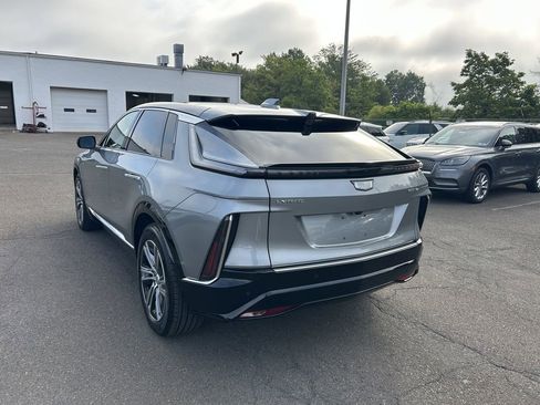 Used 2024 Cadillac Lyriq Luxury image 3