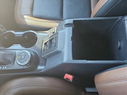 Used 2024 Ford Bronco Outer Banks image 15