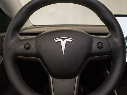 Used 2020 Tesla Model Y Long Range image 17