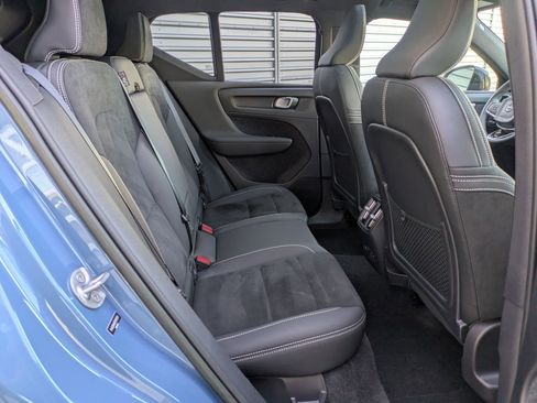 Used 2023 Volvo XC40 Recharge Plus image 30