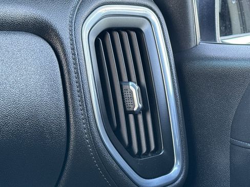 Used 2021 GMC Sierra 1500 SLT image 29