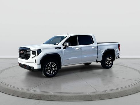 Used 2025 GMC Sierra 1500 AT4 w/ Technology Package AWD/4WD image 4