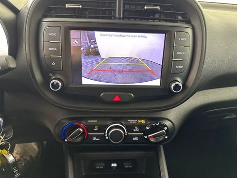 Used 2023 Kia Soul LX image 22