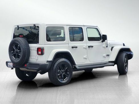 Used 2022 Jeep Wrangler Unlimited Sahara AWD/4WD image 4
