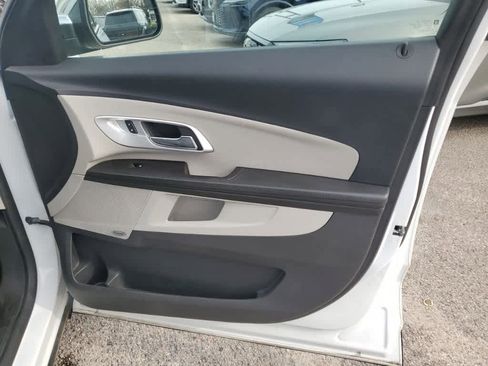 Used 2016 Chevrolet Equinox LTZ w/ Enhanced Convenience Package image 17