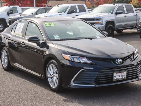Used 2023 Toyota Camry LE image 5