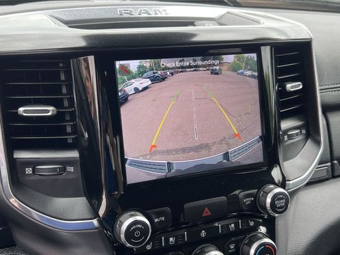 Used 2022 RAM 1500 Laramie AWD/4WD image 28