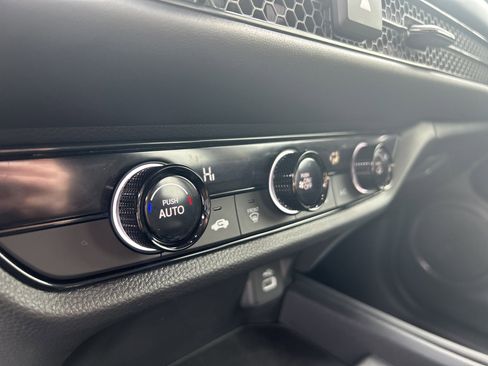 Certified 2025 Honda HR-V LX image 25