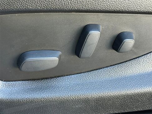 Used 2019 GMC Yukon SLT w/ Open Road Package image 24