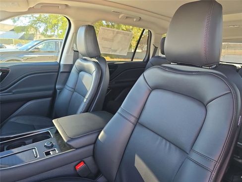 New 2026 Lincoln Aviator AWD image 15
