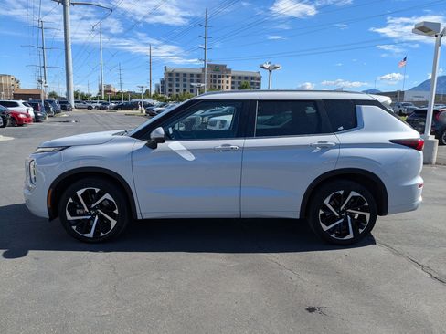 Used 2023 Mitsubishi Outlander SEL AWD/4WD image 3