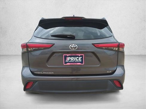 Used 2023 Toyota Highlander XLE FWD image 7