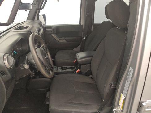 Used 2018 Jeep Wrangler Unlimited Sport AWD/4WD image 17