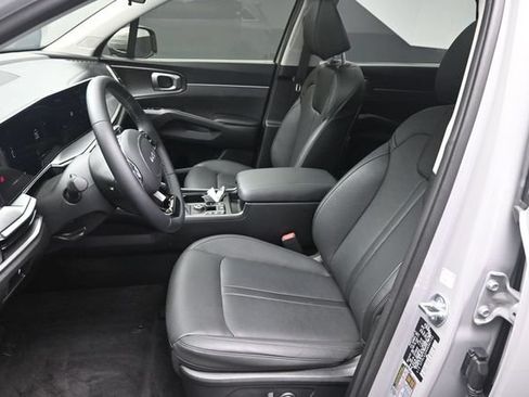 Used 2025 Kia Sorento S w/ Panoramic Sunroof Package FWD image 18
