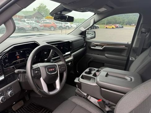 Used 2024 GMC Sierra 1500 Elevation AWD/4WD image 9