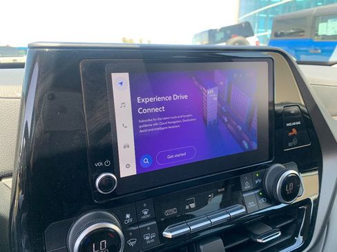 Used 2023 Toyota Highlander LE image 16